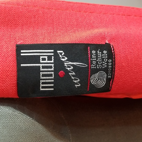 Vintage Modell orange/red womens 3/4 coat.  Aprox. Size 10 - 12 fully lined. - Picture 15 of 16